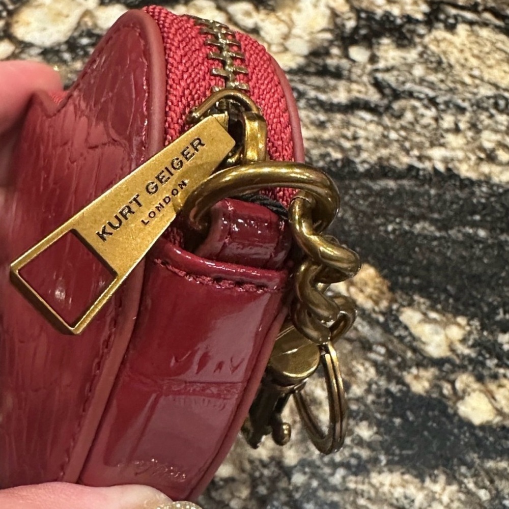 Kurt Geiger Red Heart Key & Card Holder with Gold Hardware - Picture 3 of 6